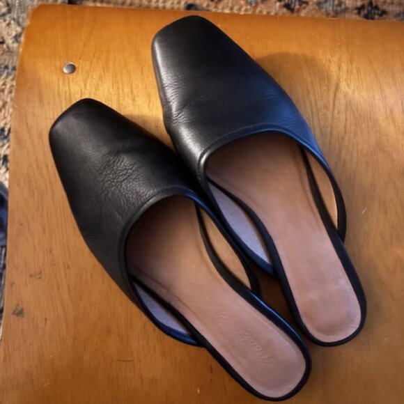 Madewell The Adelia Mule in Leather, Black - Picture 2 of 3